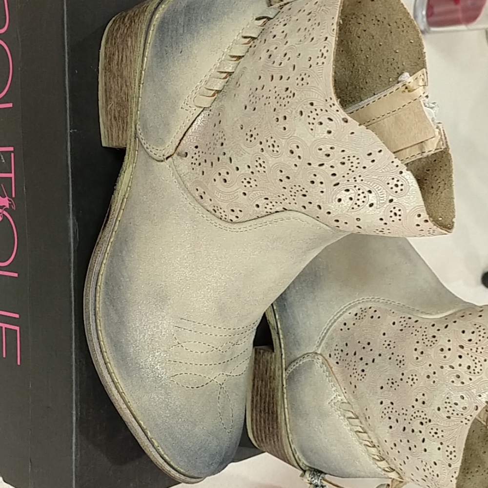 Ankle boots - Boutique by Corky's